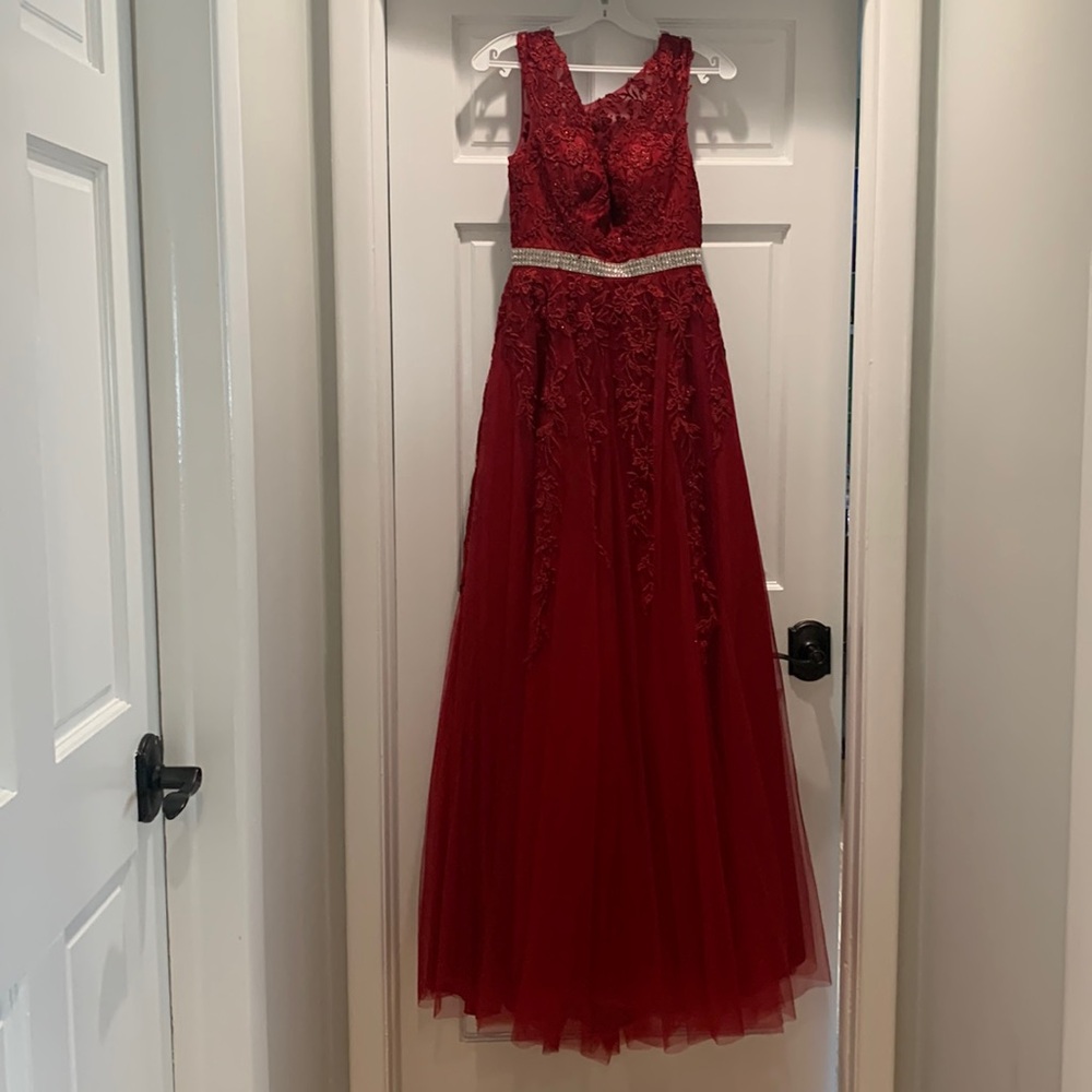 NEW-PROM/BALL GOWN WITH ATTACHED RHINESTONE BELT- Size Small
